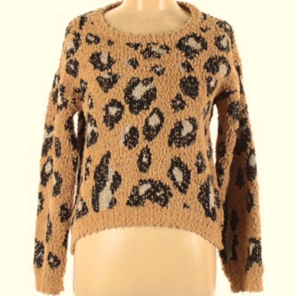 Cute, COMFY trendy leopard print sweater!